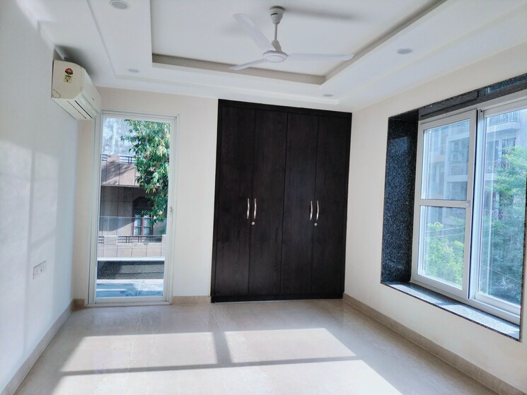Room, shivalik colony 3 Bedroom 1800 Sq.Ft. Apartment In Shivalik Colony Delhi 8858016