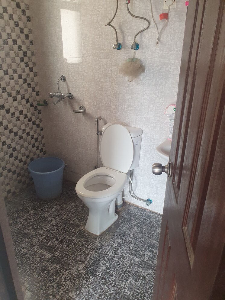 Bathroom, aditya-urban-homes 2 Bedroom 840 Sq.Ft. Apartment In Shahpur Bamheta Ghaziabad 8858028
