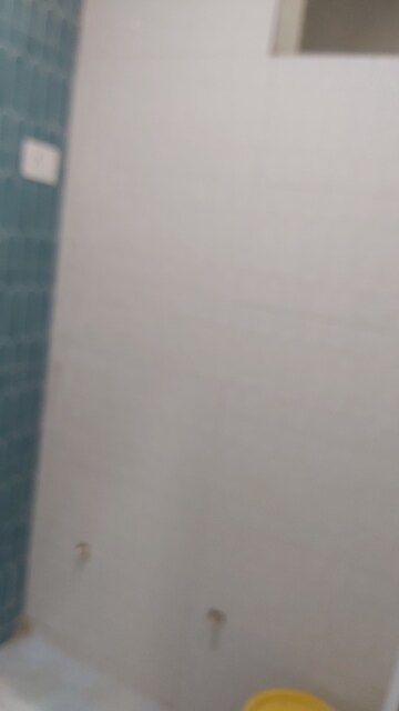 Furnished Amenities in 3.5 BHK Builder Floor at Mayur Vihar – for Sale