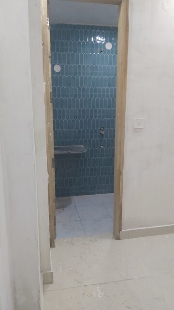 Furnished Amenities in 3.5 BHK Builder Floor at Mayur Vihar – for Sale