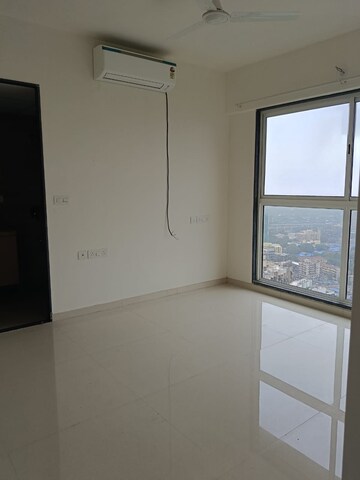 Room in 2 BHK Apartment at Runwal Nirvana, Parel – for Rent