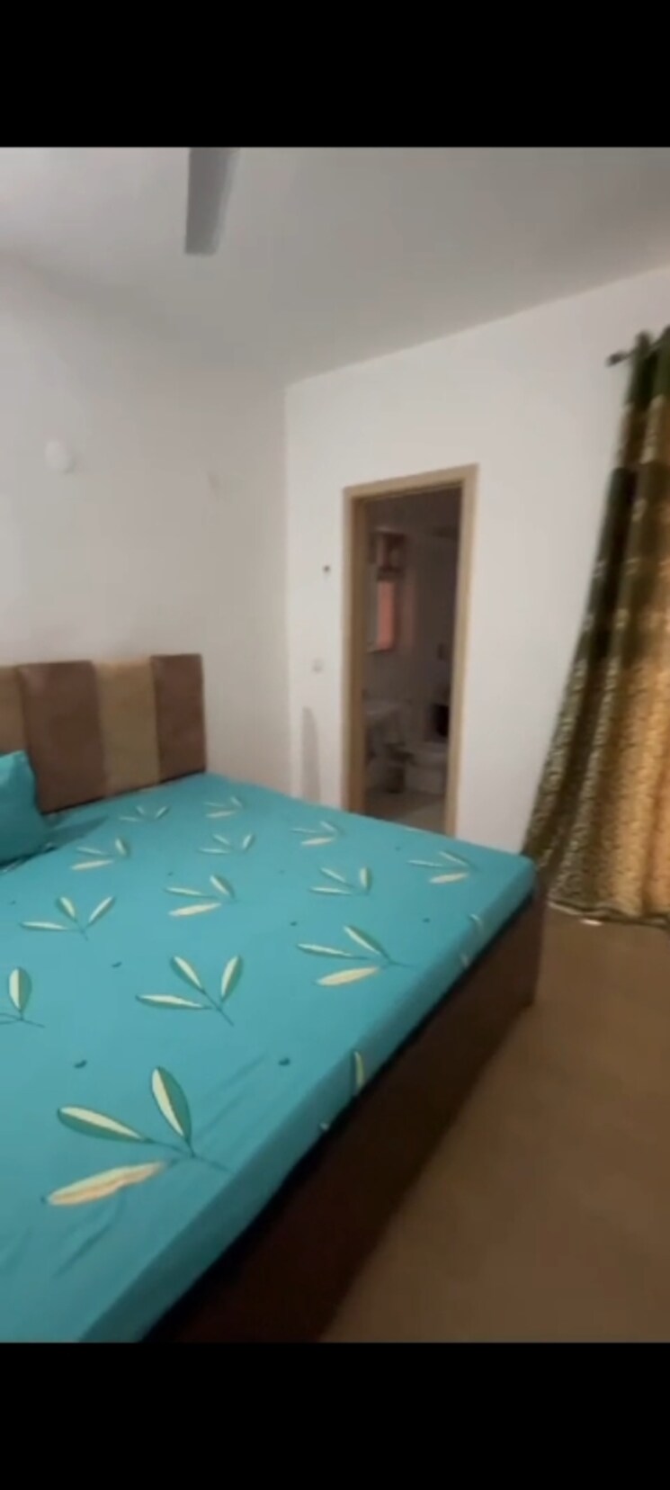 Bedroom, dlf-new-town-heights-town-houses 4 Bedroom 1931 Sq.Yd. Apartment In Sector 86 Gurgaon 8858091