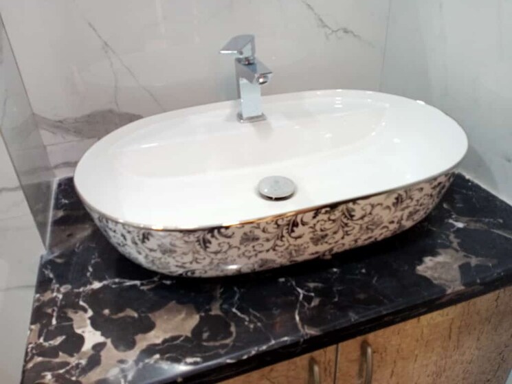 Bathroom, veera-safdarjung-enclave 3 Bedroom 2000 Sq.Ft. Apartment In Safdarjung Enclave Delhi 8858066