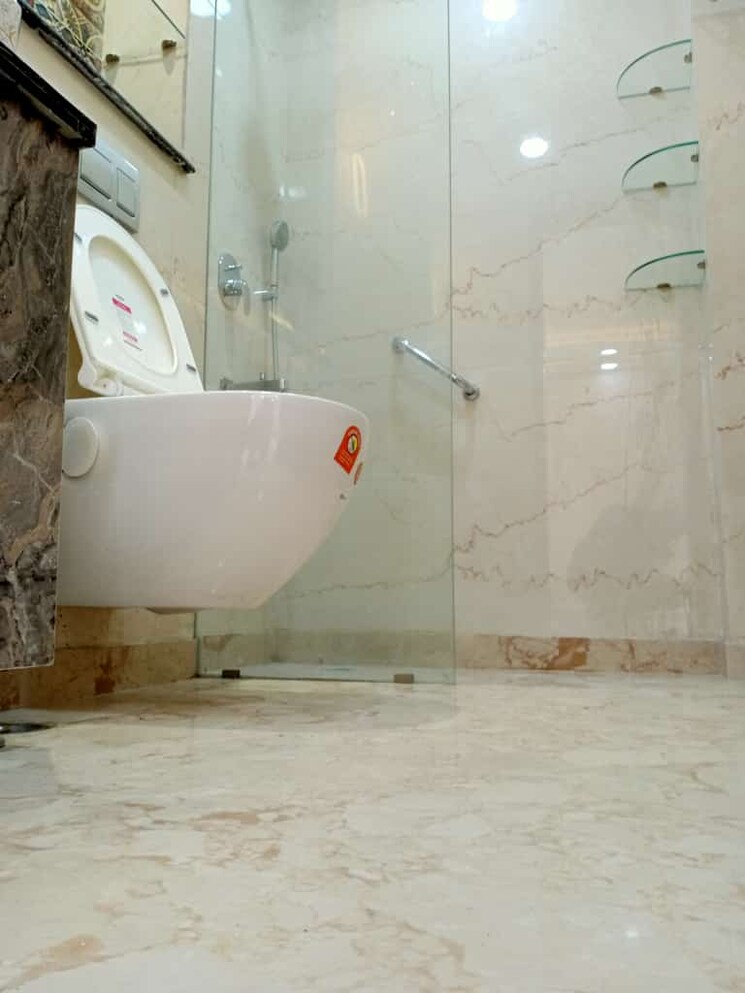 Bathroom, veera-safdarjung-enclave 3 Bedroom 2000 Sq.Ft. Apartment In Safdarjung Enclave Delhi 8858066