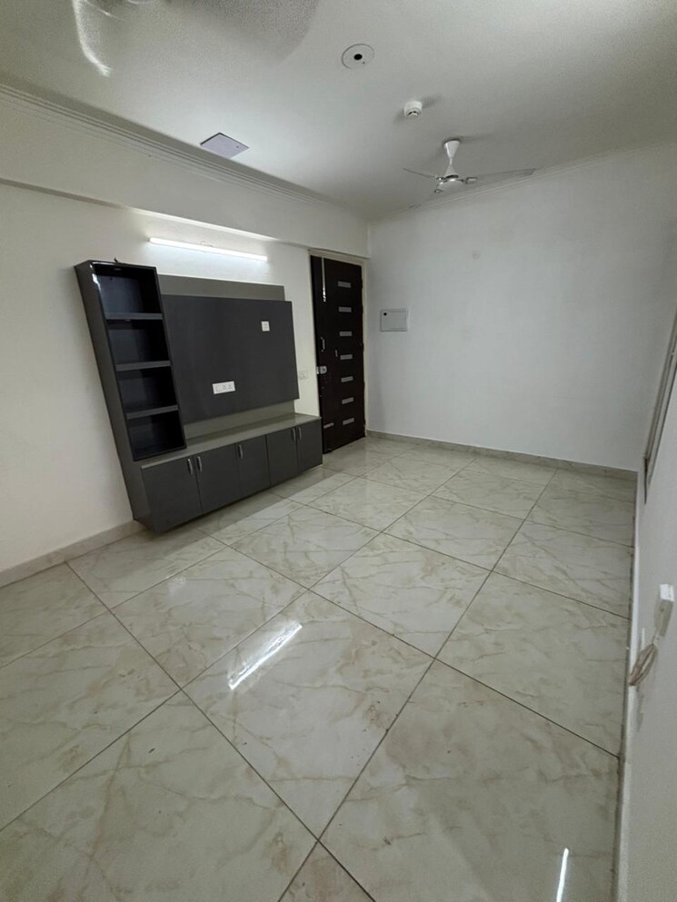 Room, prateek-grand-city 1.5 Bedroom 770 Sq.Ft. Apartment In Siddharth Vihar Ghaziabad 8858161