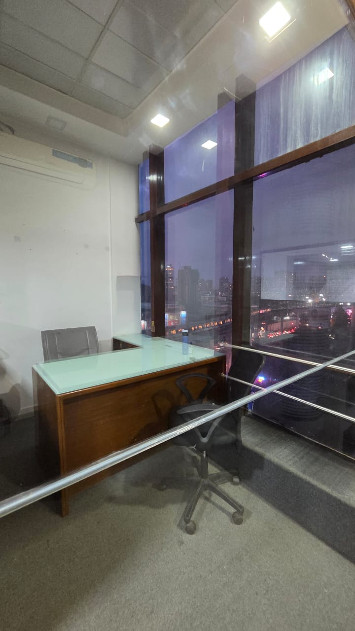 Office Space For Rent in D N Nagar, Opp Star Bazar