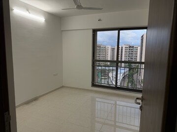 Room in 3 BHK Apartment at Pride World City Wellington, Charholi Budruk – for Rent