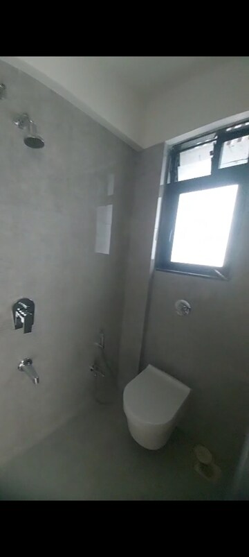 Master Bedroom in 1.5 BHK Apartment at Kurla East – for Rent