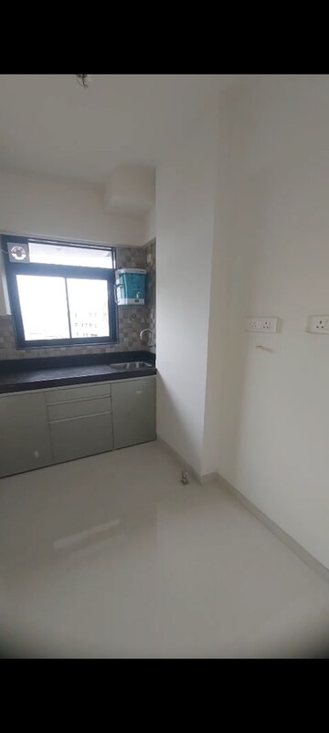 Master Bedroom in 1.5 BHK Apartment at Kurla East – for Rent