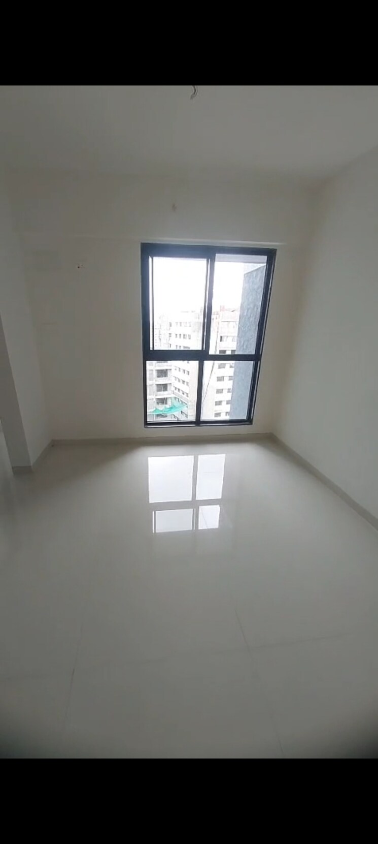 Room, kurla east 1.5 Bedroom 550 Sq.Ft. Apartment In Kurla East Mumbai 8858236
