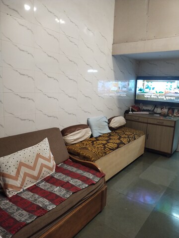Master Bedroom in 1 RK Villa at Kurla Kamgar Tower 1, Kurla East – for Rent