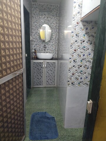 Master Bedroom in 1 RK Villa at Kurla Kamgar Tower 1, Kurla East – for Rent