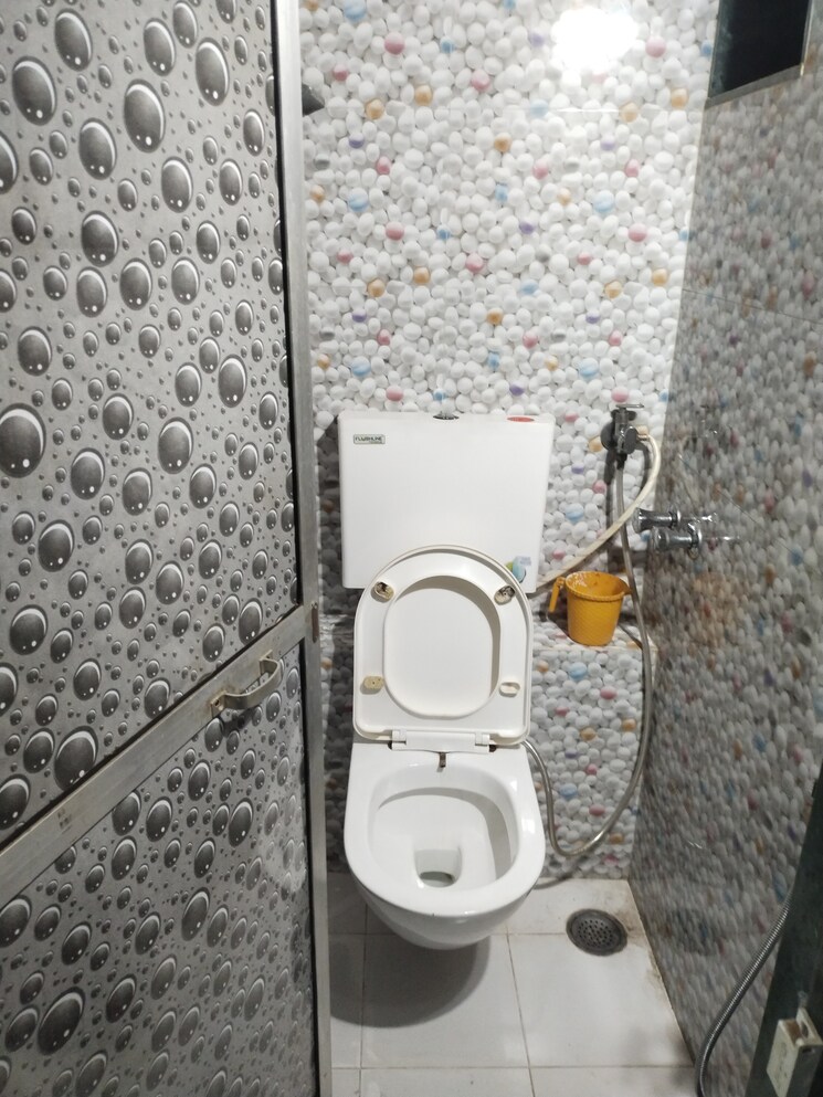 Bathroom, kurla-kamgar-tower-1 1 RK 350 Sq.Ft. Villa In Kurla East Mumbai 8858249