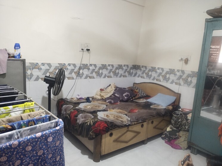 Room, kurla 1 RK 300 Sq.Ft. Villa In Kurla Mumbai 8858258