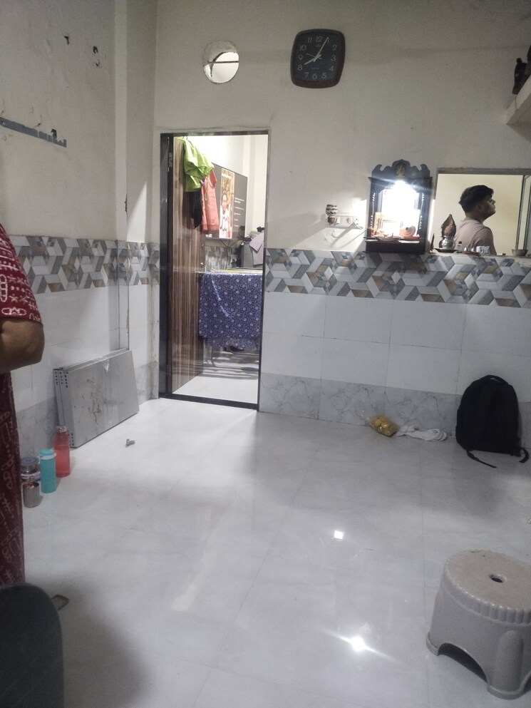 Room, kurla 1 RK 300 Sq.Ft. Villa In Kurla Mumbai 8858258