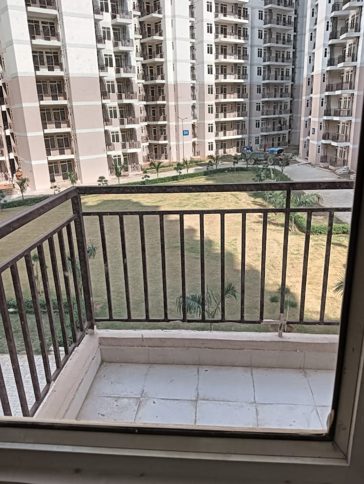 Balcony, suncity-avenue-76 2 Bedroom 980 Sq.Ft. Apartment In Sector 76 Gurgaon 8858270