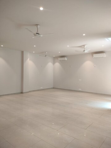 Room in 3.5 BHK Builder Floor at Vasant Vihar – for Rent