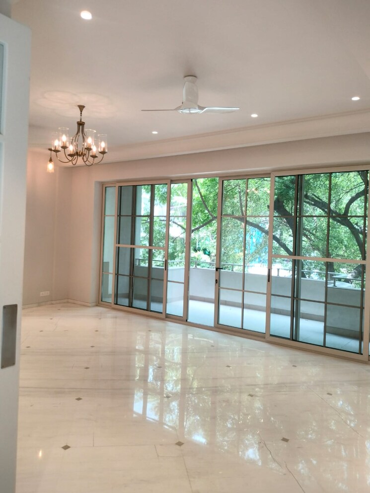 Room, vasant vihar 3.5 Bedroom 4000 Sq.Ft. Builder Floor In Vasant Vihar Delhi 8858326