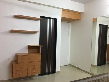 Room in 2 BHK Apartment at Neelkanth Heights Shivai Nagar, Shivai Nagar – for Rent