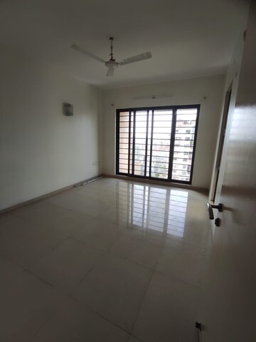Room in 3 BHK Apartment at Kool Homes Solitaire, Kondhwa – for Sale