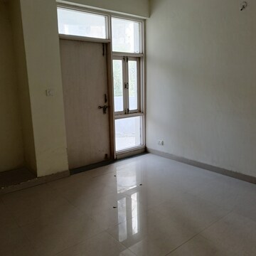 Room in 2 BHK Apartment at Omaxe Heights, Sector 86 – for Rent