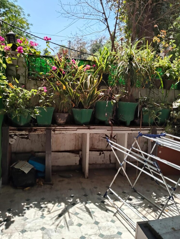 Gym, kalkaji 2 Bedroom 1000 Sq.Ft. Builder Floor In Kalkaji Delhi 8858423