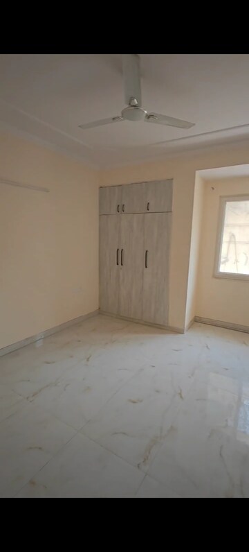 Room in 2 BHK Builder Floor at Saket – for Rent