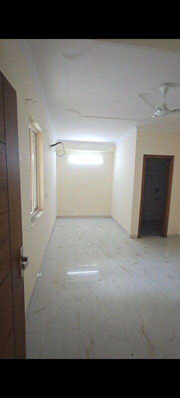 Room in 2 BHK Builder Floor at Saket – for Rent