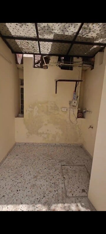 Room in 2 BHK Builder Floor at Saket – for Rent