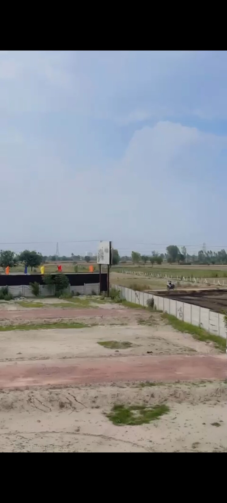 Exterior View, gaur-aerocity  100 Sq.Yd. Plot In Gaur Yamuna City Greater Noida 8858441