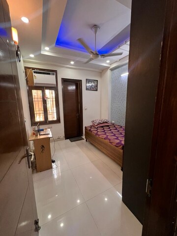 Furnished Amenities in 3 BHK Builder Floor at Indrapuram – for Sale