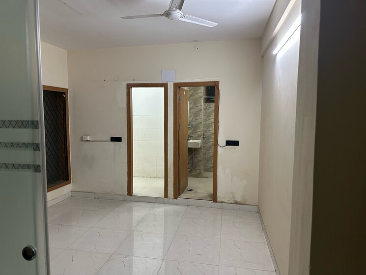 Other, hauz khas Commercial Office Space 1250 Sq.Ft. In Hauz Khas Delhi 8858459