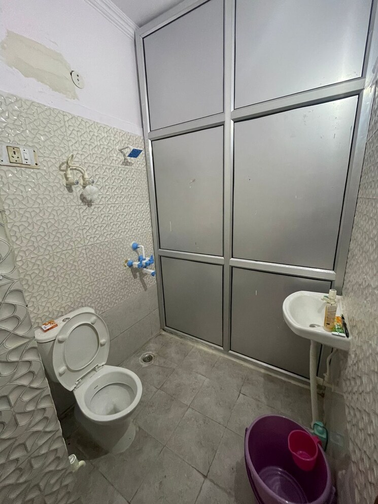 Bathroom, sector 52 1 RK 650 Sq.Ft. Independent House In Sector 52 Noida 8807722