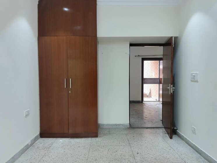Master Bedroom, sarita vihar 3 Bedroom 1500 Sq.Ft. Apartment In Sarita Vihar Delhi 8858483