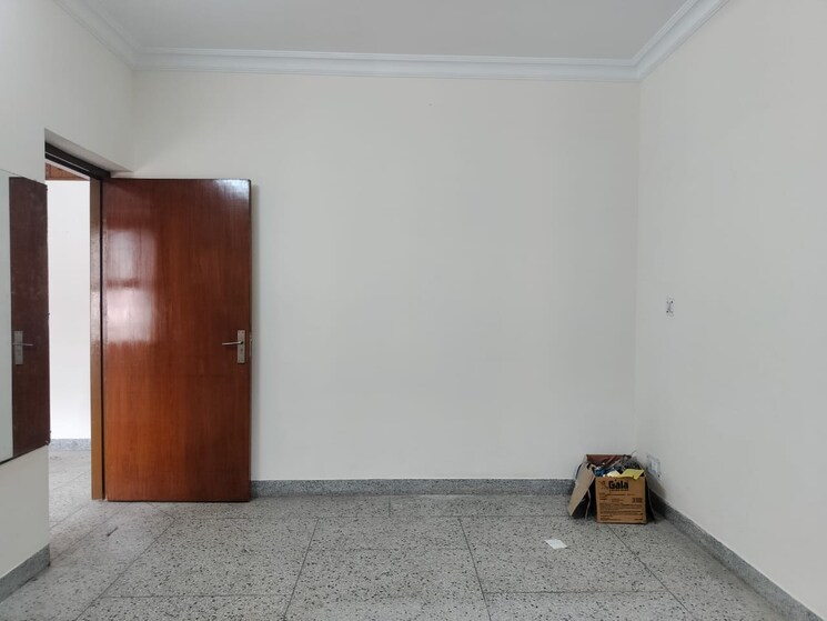 Master Bedroom, sarita vihar 3 Bedroom 1500 Sq.Ft. Apartment In Sarita Vihar Delhi 8858483