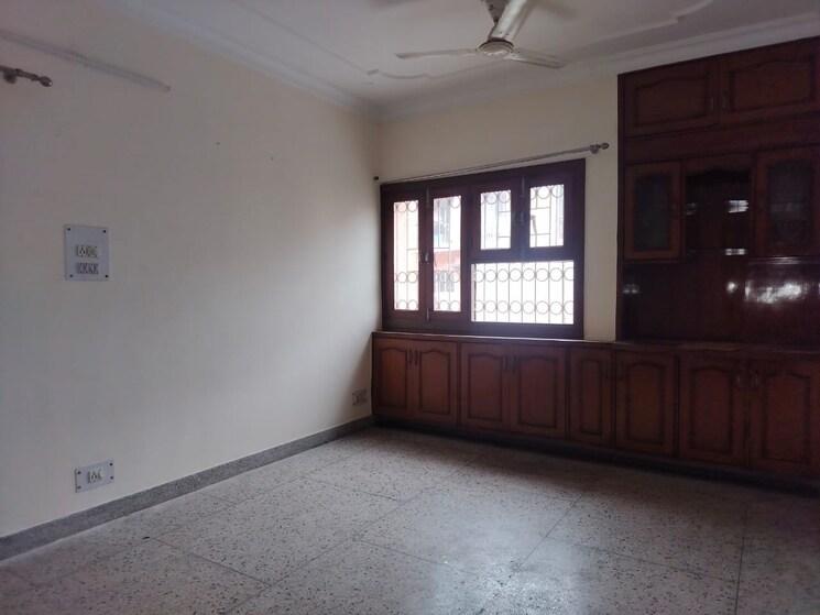 Master Bedroom, sarita vihar 3 Bedroom 1500 Sq.Ft. Apartment In Sarita Vihar Delhi 8858483