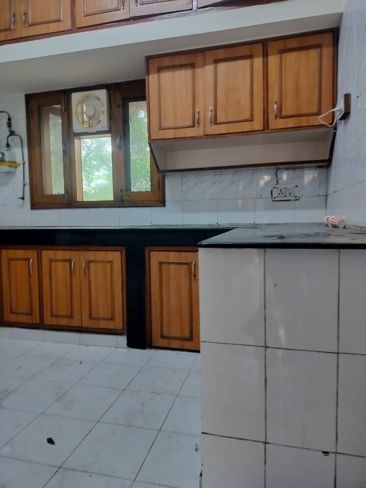 Kitchen, sarita vihar 3 Bedroom 1500 Sq.Ft. Apartment In Sarita Vihar Delhi 8858483