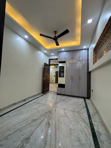 Room in 4 BHK Builder Floor at Niti Khand ii – for Sale
