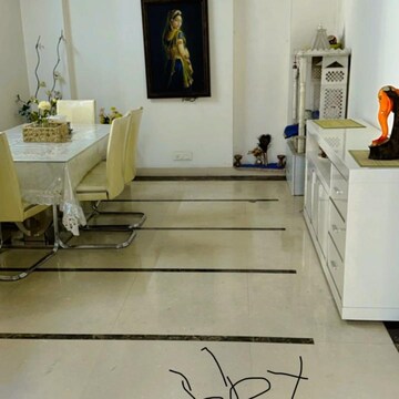 Team Area in 3 BHK Builder Floor at Boutique Residential Apartments C-220, Sarvodaya Enclave – for Rent