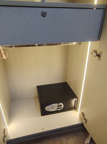Furnished Amenities in 3 BHK Apartment at Amrapali Golf Homes, Sector 4 Greater Noida – for Rent