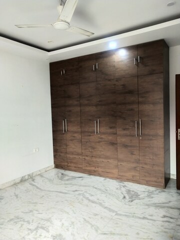 Room in 2 BHK Builder Floor at RWA Apartments Sector 41, Sector 41 – for Rent