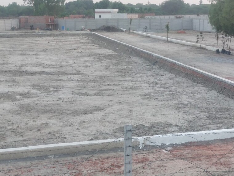 undefined, sarojini nagar Commercial Land 17000 Sq.Ft. In Sarojini Nagar Lucknow 8858528