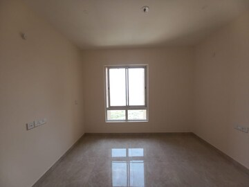 Room in 2 BHK Apartment at SMR Vinay Iconia Phase II, Kondapur – for Sale