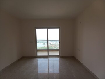 Room in 2 BHK Apartment at SMR Vinay Iconia Phase II, Kondapur – for Sale