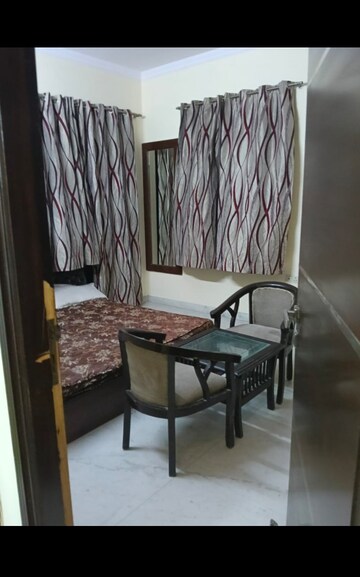 Master Bedroom in 3 BHK Builder Floor at SAS Tower, Sector 38 – for Rent