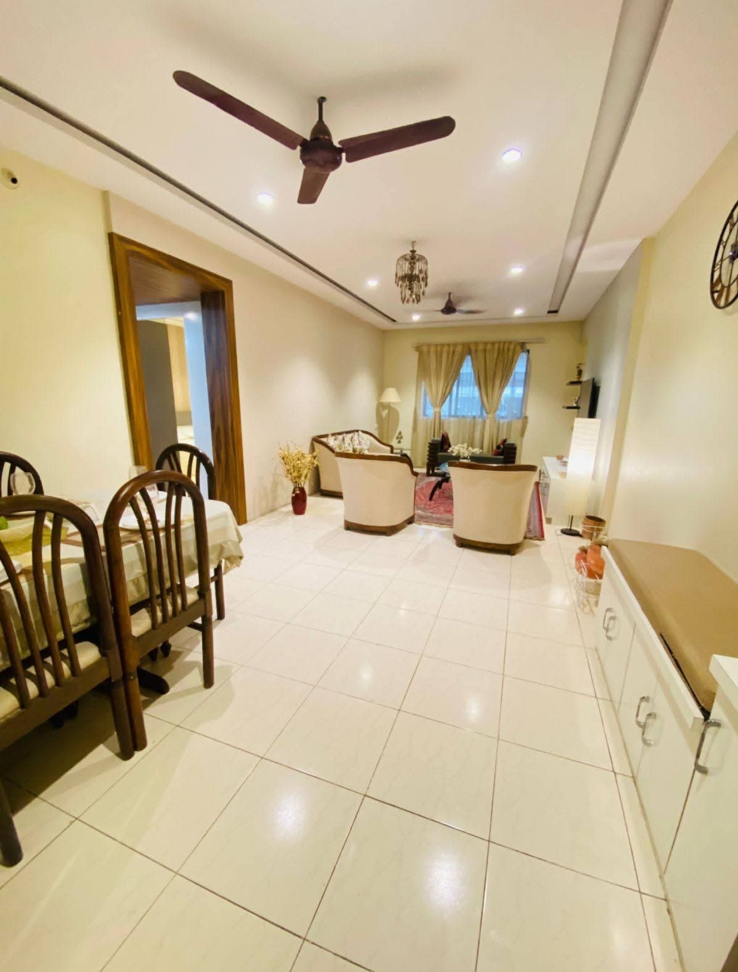 3 BHK 1650 Sq.Ft. Apartment in Mayfair Eleganza Phase II