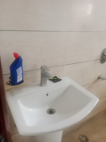 Bathroom in 2 BHK Builder Floor at Sector 25 – for Rent