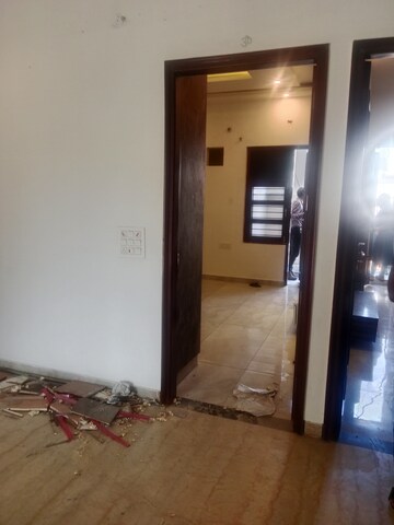 Room in 2 BHK Builder Floor at Sector 25 – for Rent