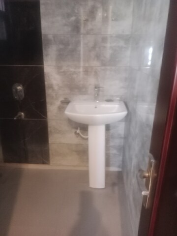 Bathroom in 2 BHK Builder Floor at Sector 25 – for Rent