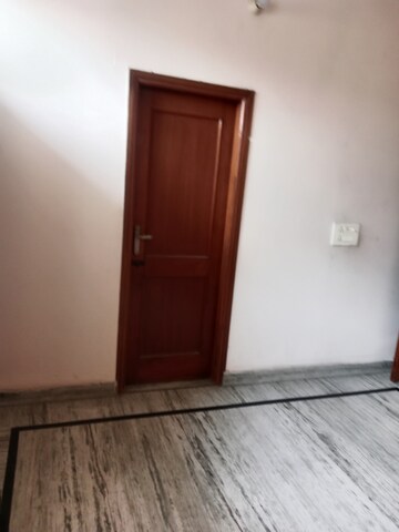 Room in 3 BHK Builder Floor at Huda – for Rent